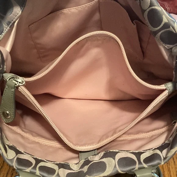 Coach - Vintage Silver/Gray Purse - Picture 7 of 9